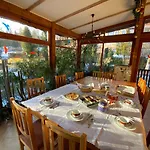 Merkury לינה וארוחת בוקר 3*