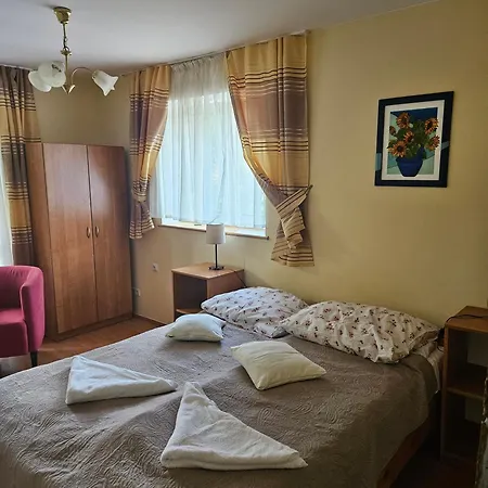 Bed & Breakfast Merkury 3*